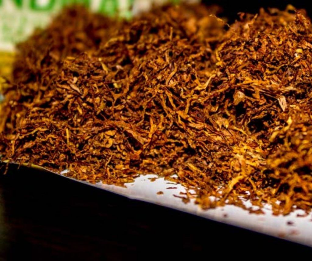 آن روی سکه تنباکو