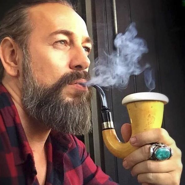 پیپ و زبان بدن