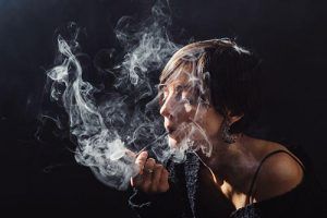 تاريخچه پيپ كشيدن بانوان