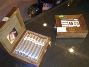سیگار برگ جعبه ای چوبی لوکس