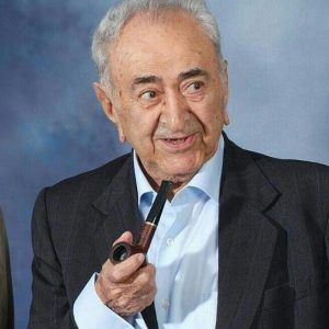 محمد بهمن‌بیگی از مشاهیر دنیای پیپ ایران