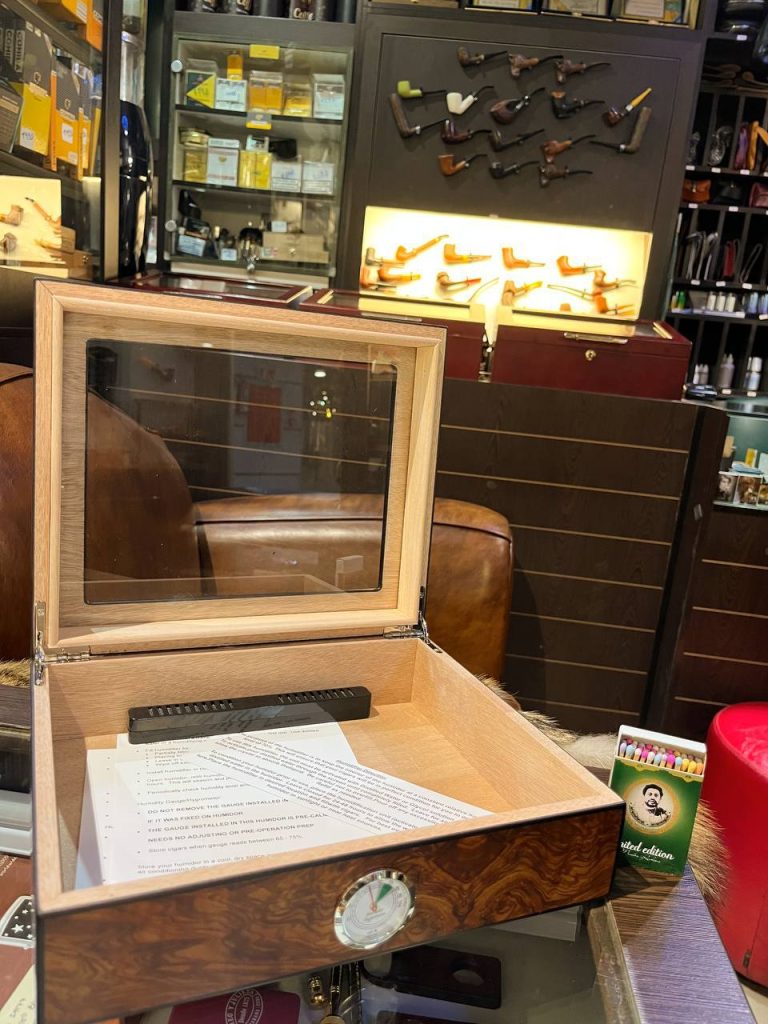 اصول نگهداری سیگار داخل هومیدور 2 اصول نگهداری سیگار داخل هومیدور