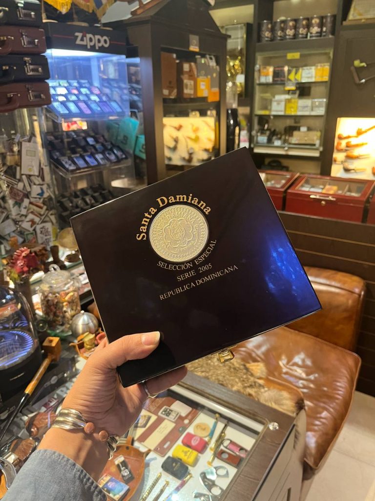 تاریخ سیگاربرگ در جمهوری دومنیکن، پاسارگاد تاباک، ماسترو رحیمی