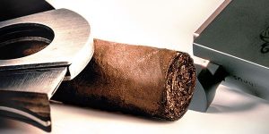 برش صحیح و روشن کردن سیگار، پاسارگاد تاباک، ماسترو رحیمی