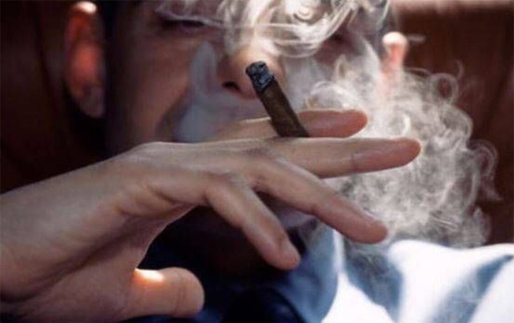 اعتیاد کودکان و صنعت دخانیات، نه به سیگار، نه به سیگارت، پاسارگاد تاباک، ماسترو رحیمی