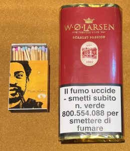 توتون WO Larsen Scarlet Passion