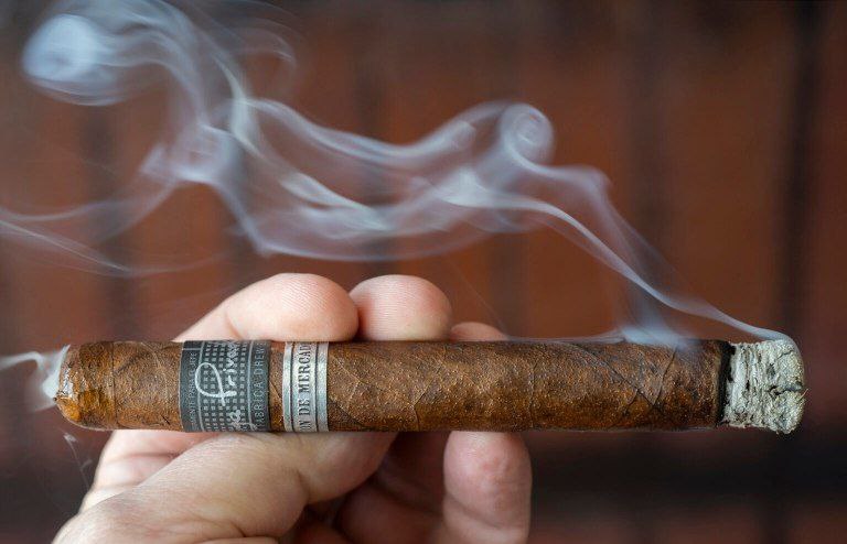 راهنمای خرید سیگار برگ لیگا پرایوادا