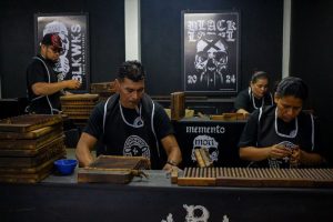 شجاعت متفاوت بودن Black Label Trading Co