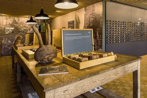 آنتوان گرنارد و چاکوم : میراث دو قرن هنر پیپسازی در قلب سنکلود 1 آنتوان گرنارد و چاکوم : میراث دو قرن هنر پیپسازی در قلب سنکلود