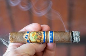 نیو ورلد دسنیو روبوستو : دهه‌ای از تعالی در هنر سیگار برگ نیکاراگوئه