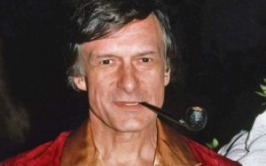 هیو هفنر : مردی که رویاها را با دود پیپ ساخت - از پلی بوی تا دنیای توتون و پیپ 2 هیو هفنر زندگینامه یکی از منفورترین مشاهیر پیپ هیو هفنر : مردی که رویاها را با دود پیپ ساخت - از پلی بوی تا دنیای توتون و پیپ  زندگینامه یکی از منفورترین مشاهیر پیپ