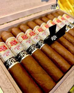 سمفونی پاییزی : هنر انتخاب و بهره‌مندی از بهترین سیگار برگ‌ها در فصل طلایی