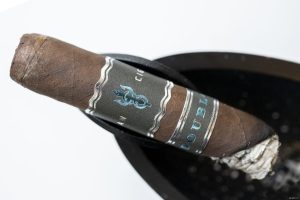 دنیای سیگار برگ ؛ کایمن سیگار کمپانی ، فیلانترو-کاپیتالیسم و ماجراجویی نیکاراگوئه با "دابلون"