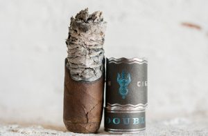 دنیای سیگار برگ ؛ کایمن سیگار کمپانی ، فیلانترو-کاپیتالیسم و ماجراجویی نیکاراگوئه با "دابلون"