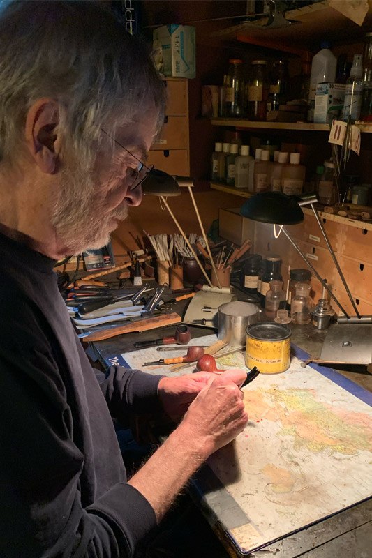 جس کونوویچ : افسانه‌ای که در دود پیپ جاودانه شد