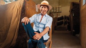 بیگانهای که خاک را تسخیر کرد : آناتومی یک شورش در صنعت سیگار برگ 2 بیگانهای که خاک را تسخیر کرد : آناتومی یک شورش در صنعت سیگار برگ