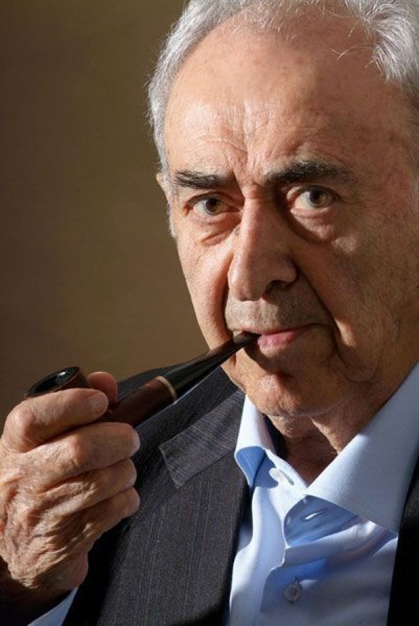 محمد بهمن‌بیگی از مشاهیر دنیای پیپ ایران