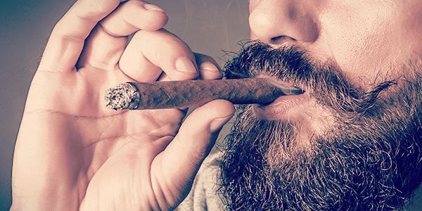 ارتباط شخصیت با مدل دست گرفتن سیگاربرگ